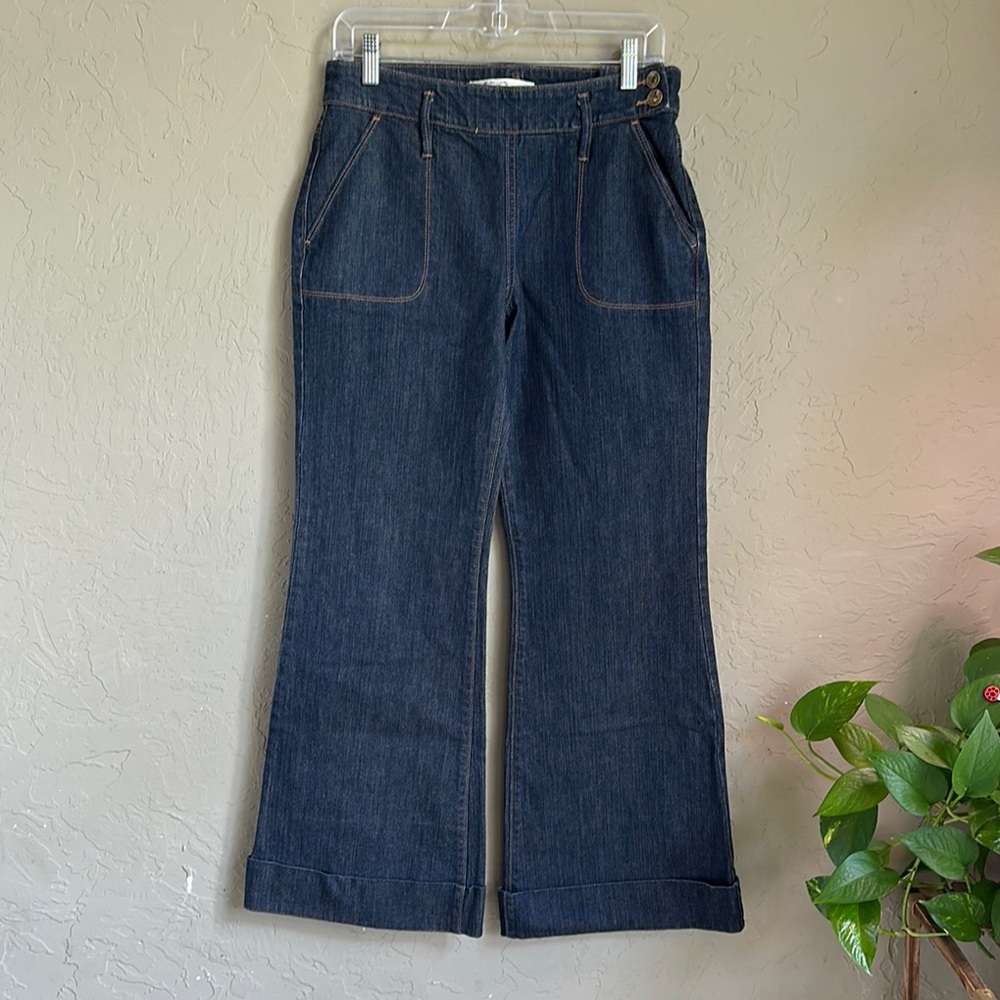Old Navy vintage‎ high-rise wide leg jeans size 6 side button and zip closure
